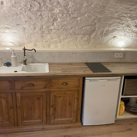 Les Matelles : Charmant Logement En Pierres Luaran gambar